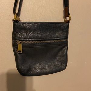 Black leather Fossil crossbody EUC